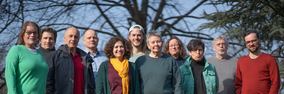 Gruppenfoto der SRF, Bäume im Hintergrund